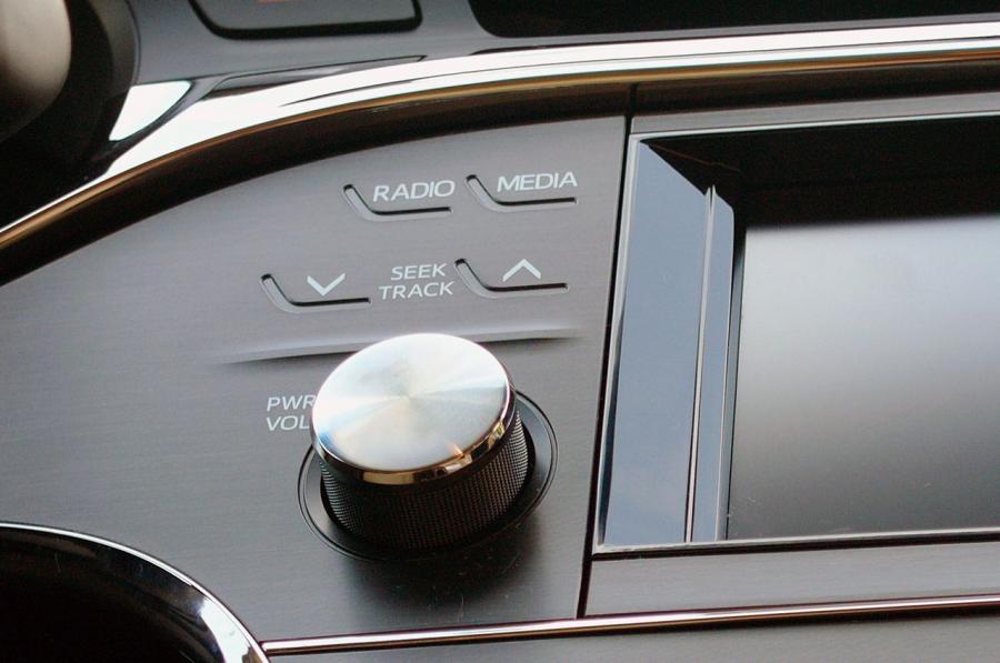  Toyota Avalon 2013 года  (фото 13 из 54)
